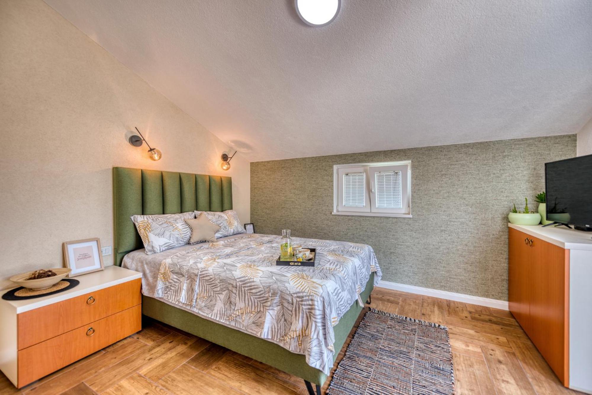 Miro Guesthouse Τίβατ Δωμάτιο φωτογραφία