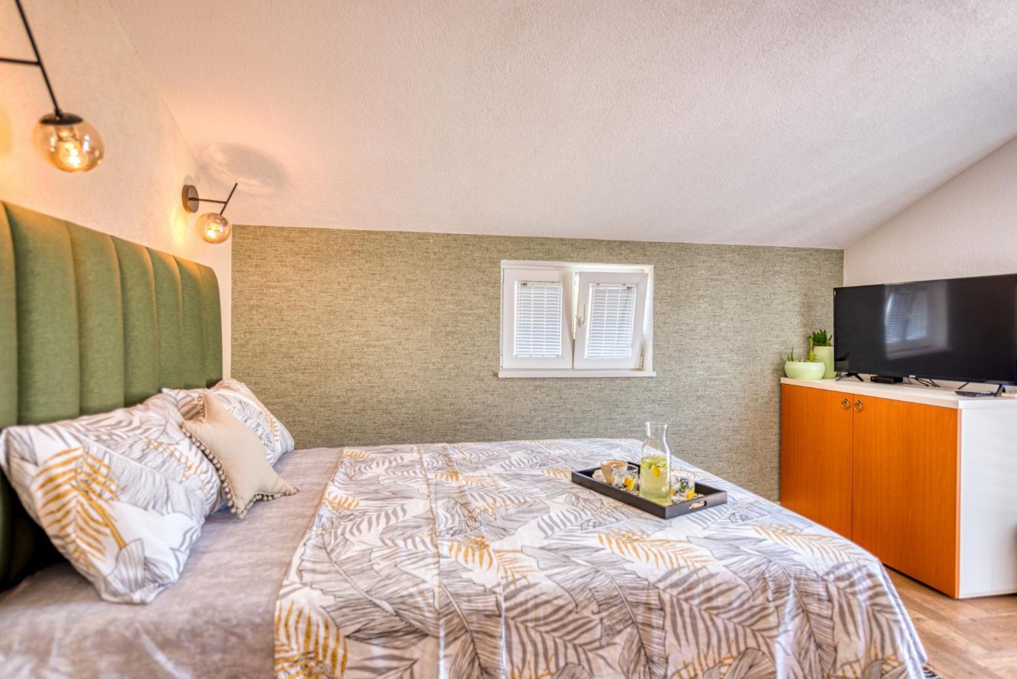 Miro Guesthouse Τίβατ Δωμάτιο φωτογραφία