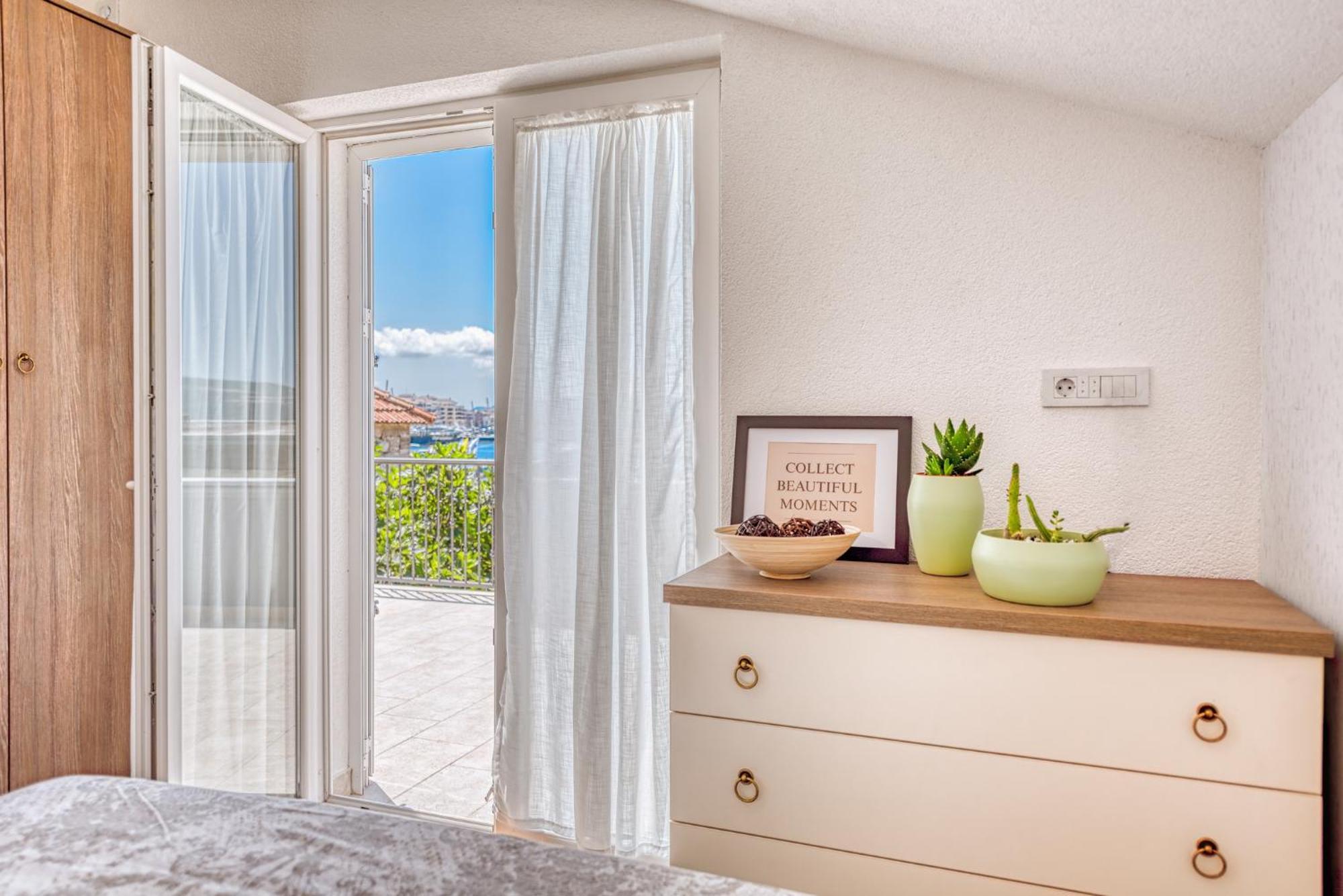 Miro Guesthouse Τίβατ Εξωτερικό φωτογραφία