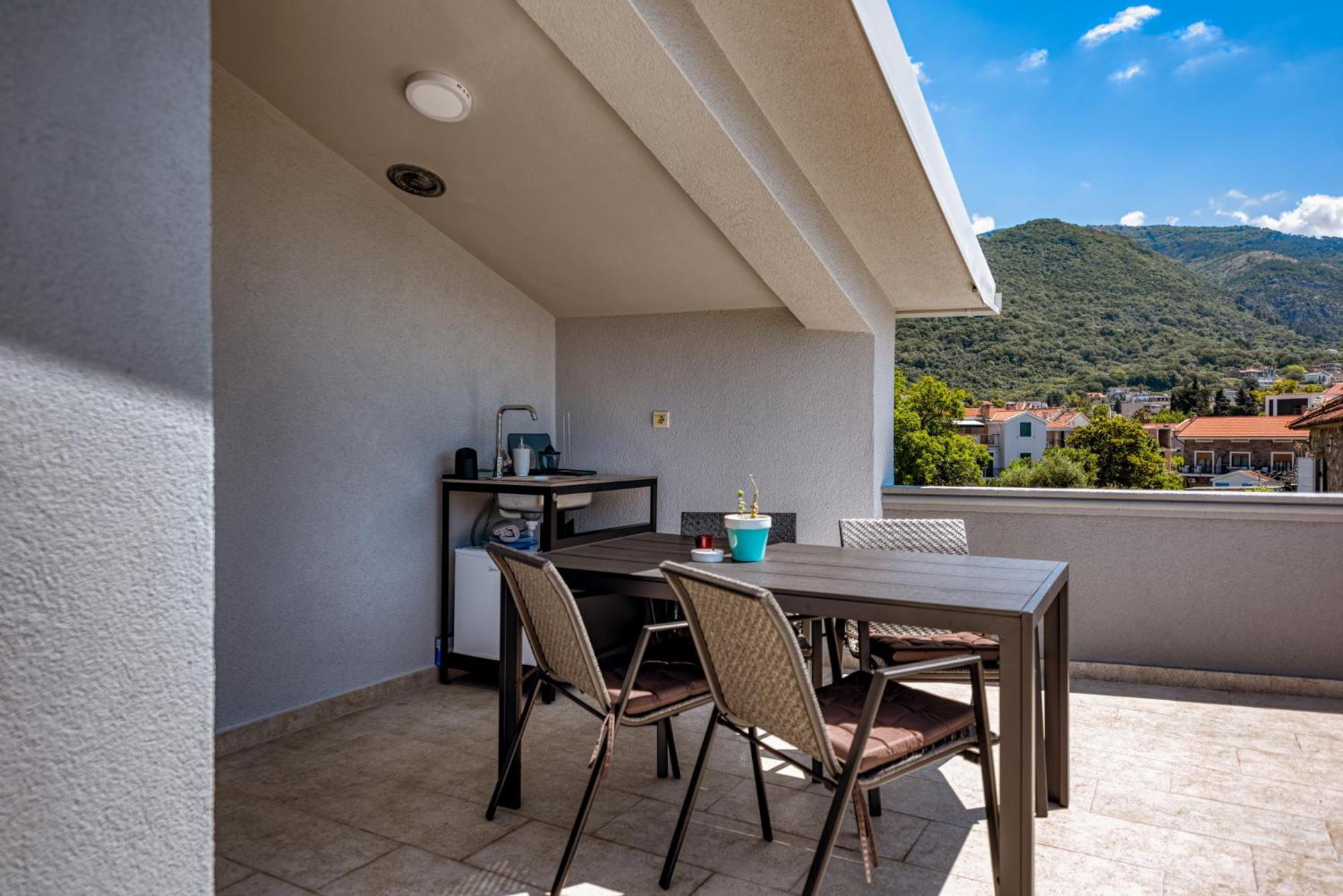 Miro Guesthouse Τίβατ Εξωτερικό φωτογραφία