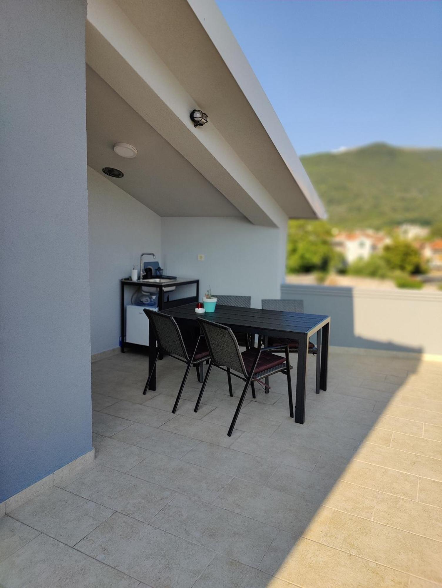 Miro Guesthouse Τίβατ Εξωτερικό φωτογραφία