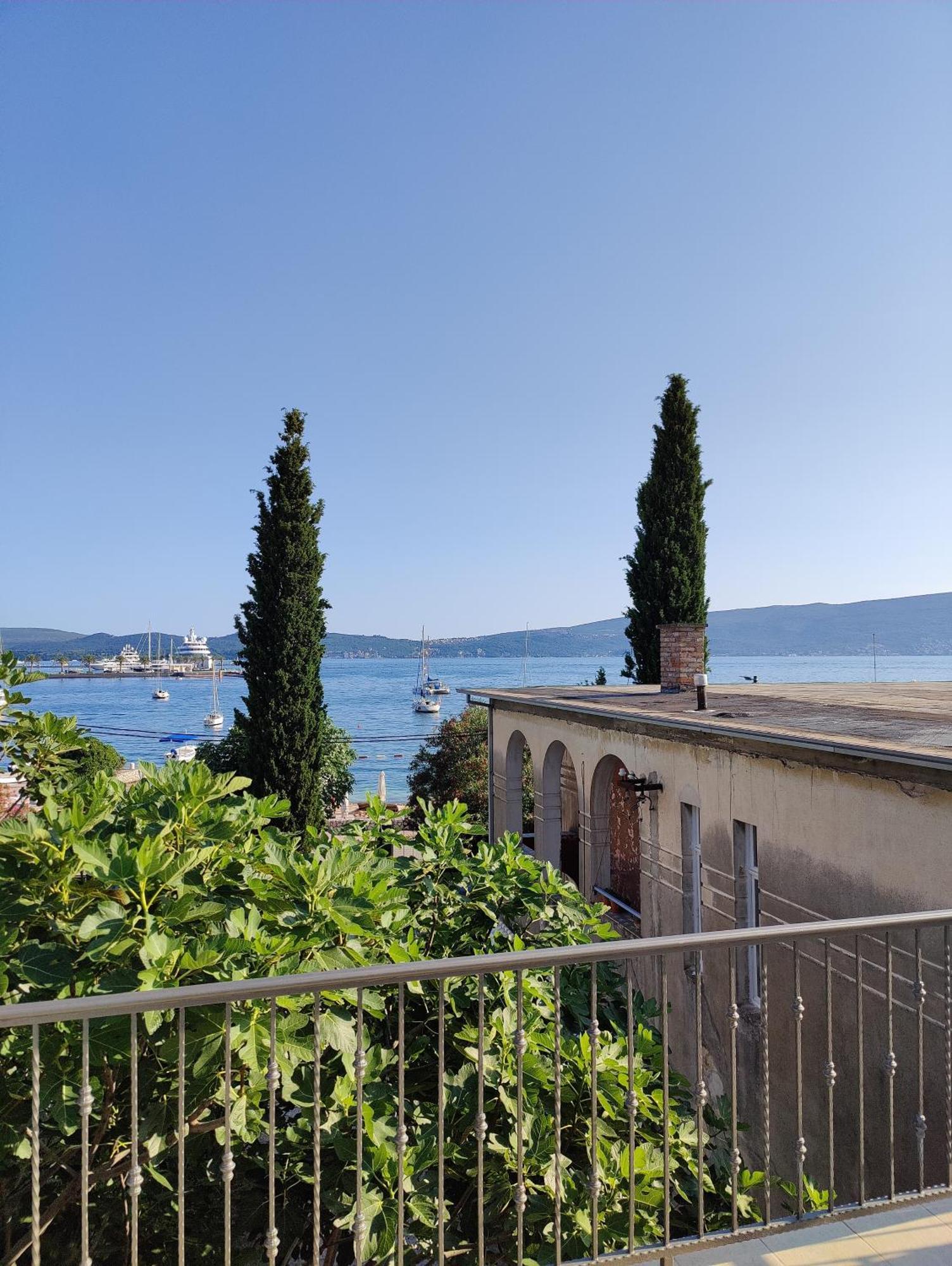 Miro Guesthouse Τίβατ Εξωτερικό φωτογραφία