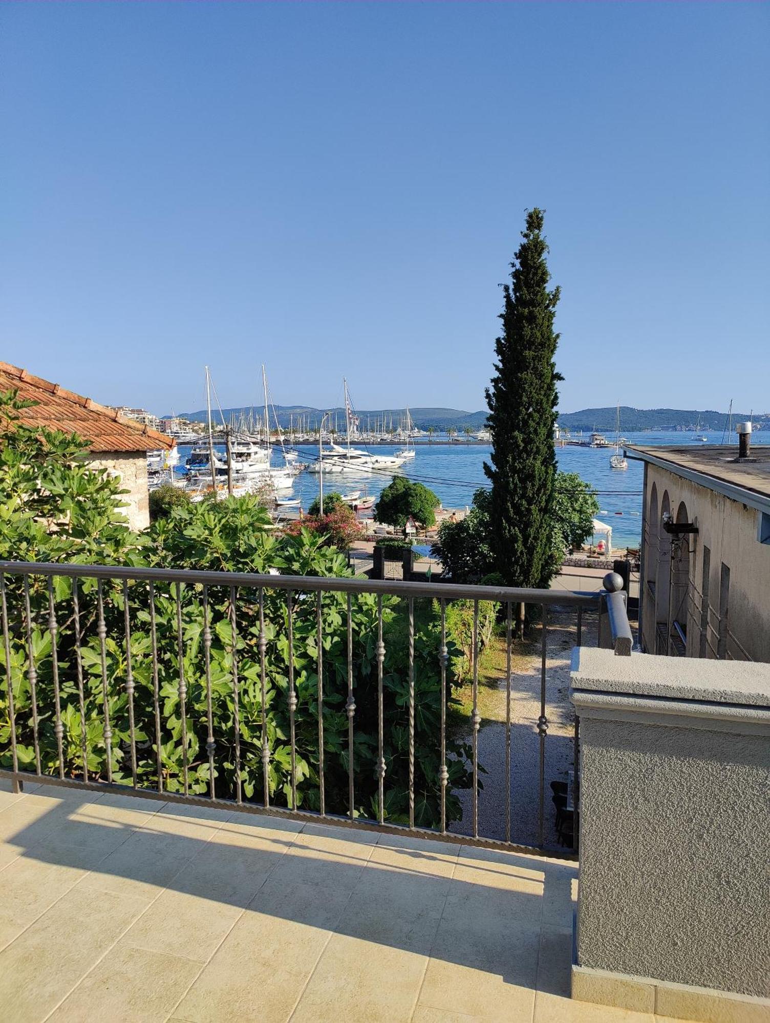 Miro Guesthouse Τίβατ Εξωτερικό φωτογραφία