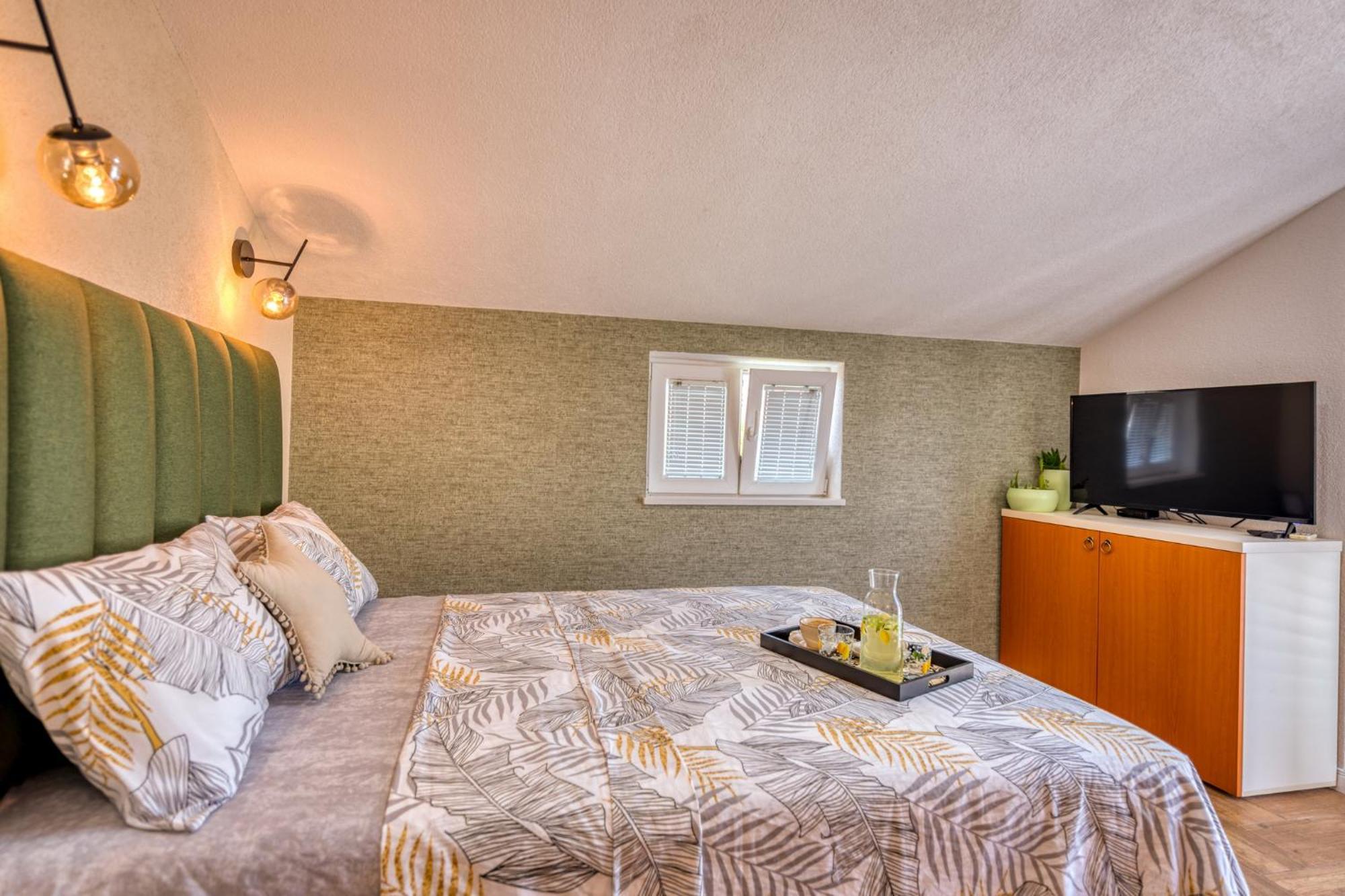 Miro Guesthouse Τίβατ Δωμάτιο φωτογραφία